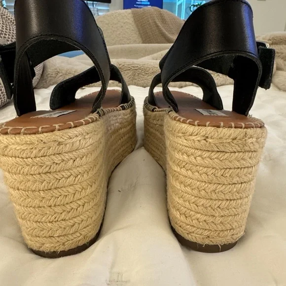 Steve Madden Black Cabo Flatform Sandals - Picture 6 of 6